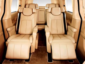 Hyundai-Grand-Starex2 Phuket Best Trip & Travel บริการเช่ารถตู้นำเที่ยวพร้อมคนขับภูเก็ต
