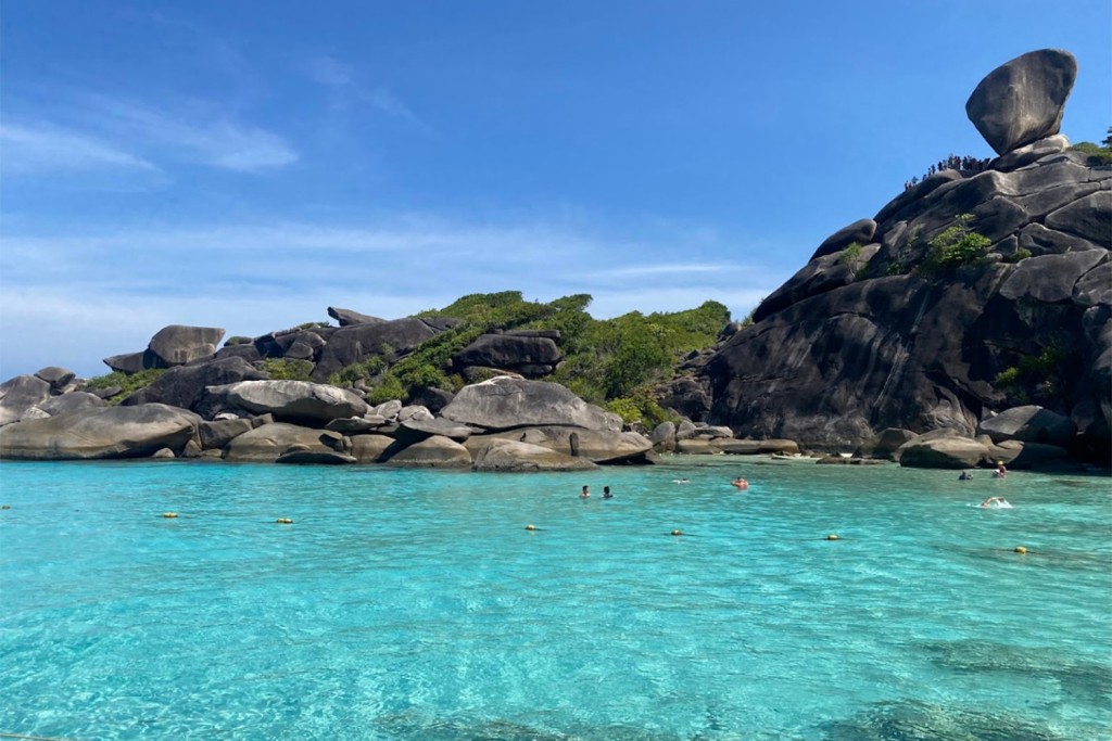 1.เกาะสิมิลัน - Phuket Best Trip Travel รถตู้นำเที่ยวภูเก็ต แบบ VIP 10 และ 12 ที่นั่ง