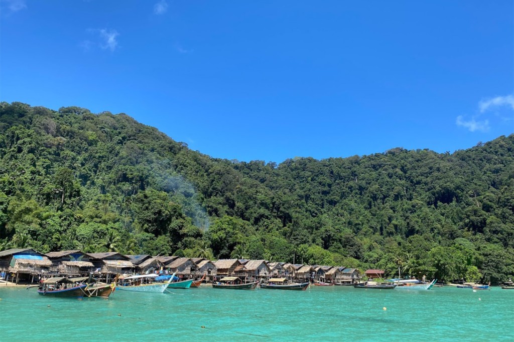 2.เกาะสุรินทร์ - Phuket Best Trip Travel รถตู้นำเที่ยวภูเก็ต แบบ VIP 10 และ 12 ที่นั่ง