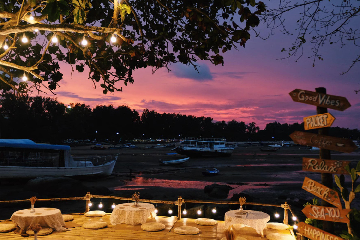 Coming Home Cafe & Seascape - Phuket Best Trip Travel รถตู้นำเที่ยวภูเก็ต แบบ VIP 10 และ 12 ที่นั่ง
