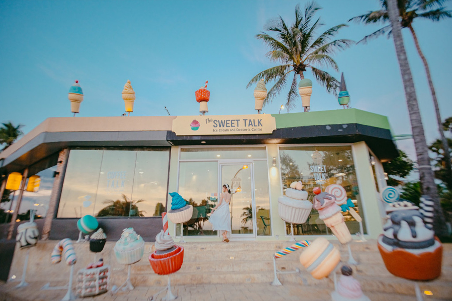 Sweet Talk Phuket - Phuket Best Trip Travel รถตู้นำเที่ยวภูเก็ต แบบ VIP 10 และ 12 ที่นั่ง
