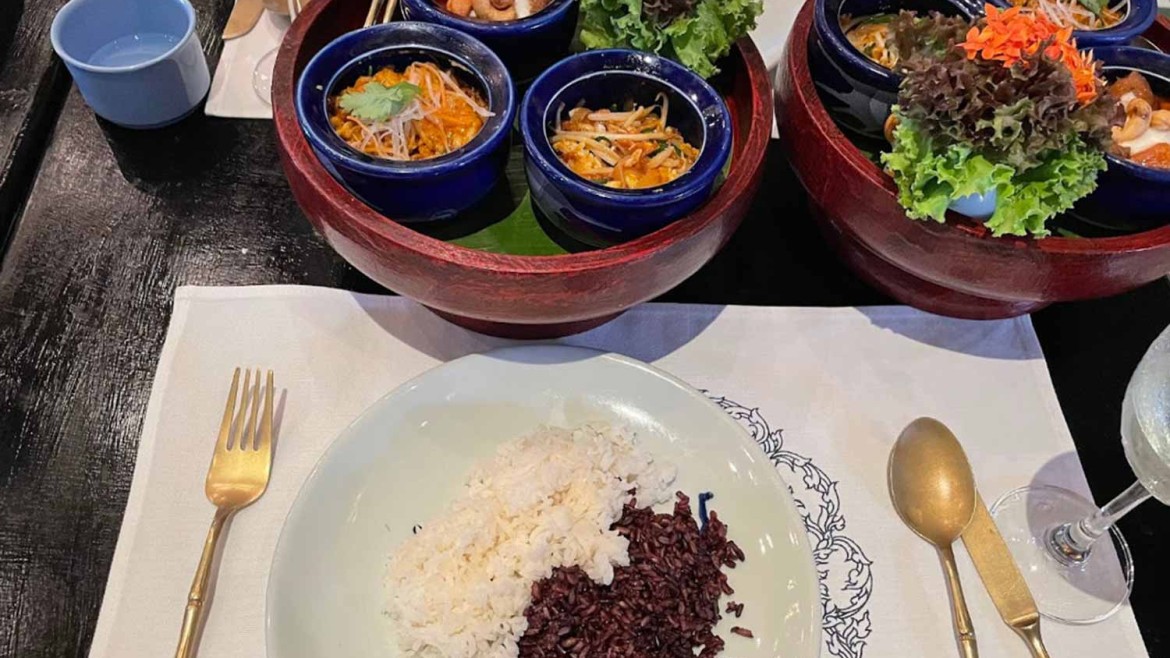 5 ร้านอาหารใต้ชื่อดังในภูเก็ต หรอยจนต้องบอกต่อ!