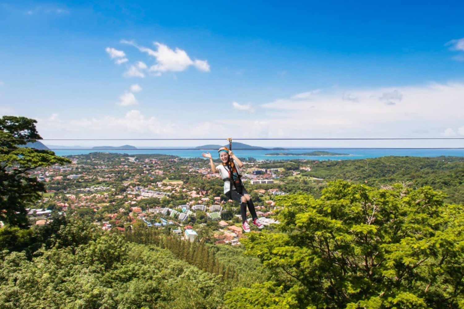 Skyline Adventure Phuket - Phuket Best Trip Travel รถตู้นำเที่ยวภูเก็ต แบบ VIP 10 และ 12 ที่นั่ง
