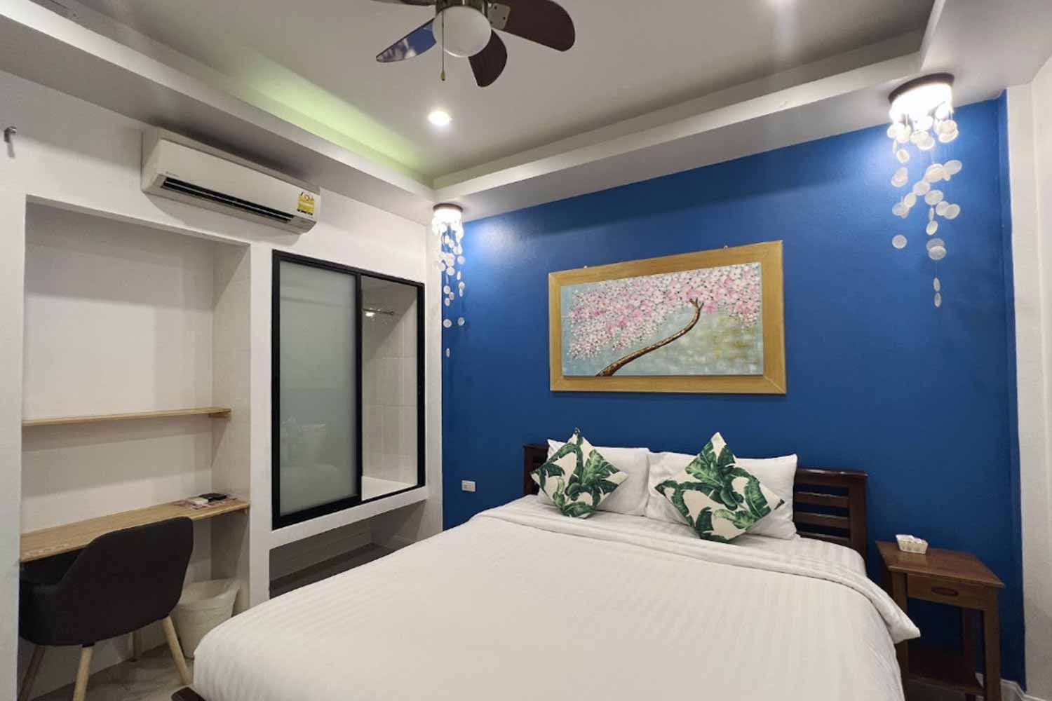 The Snug Airportel Phuket - Phuket Best Trip Travel รถตู้นำเที่ยวภูเก็ต แบบ VIP 10 และ 12 ที่นั่ง
